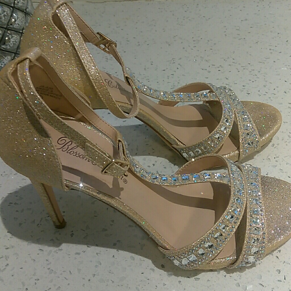 Women's shoes